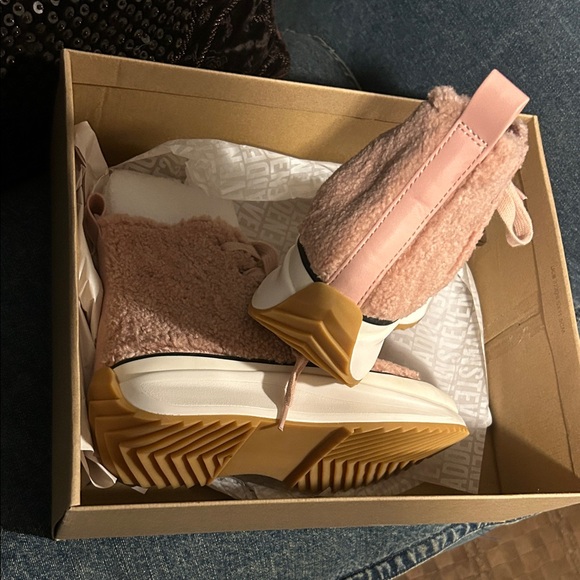 Steve Madden Pink and Tan Women's Sneakers - Picture 2 of 3